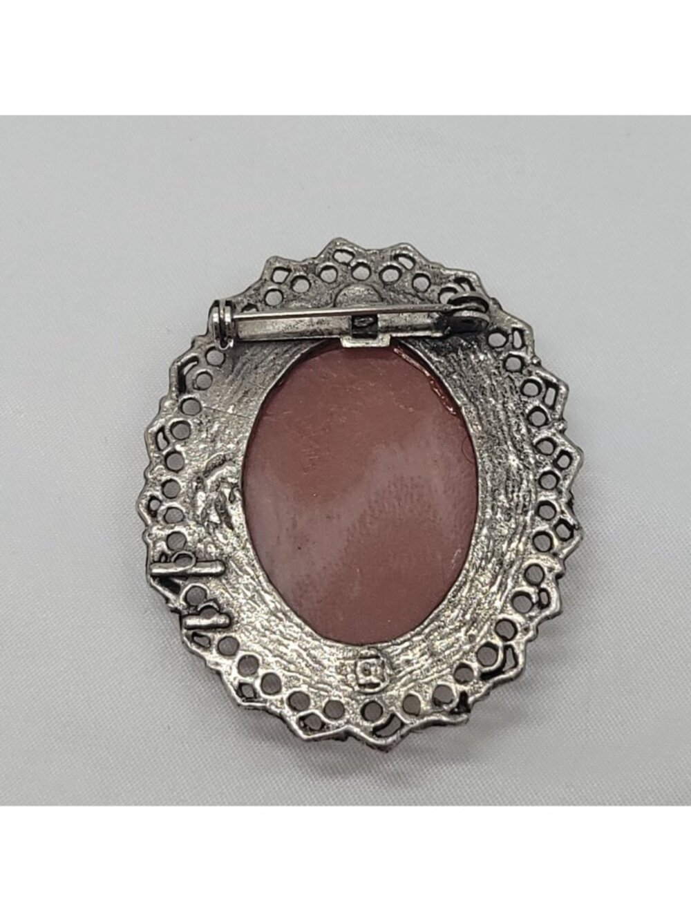 Vtg Cameo Brooch Ornate Silver-Tone Frame Victorian Revival Portrait Pin Oval El - Picture 4 of 8
